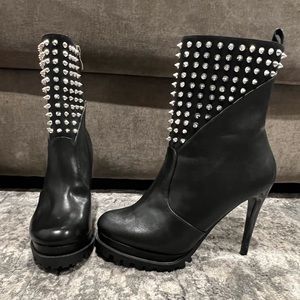 Boots with spikes